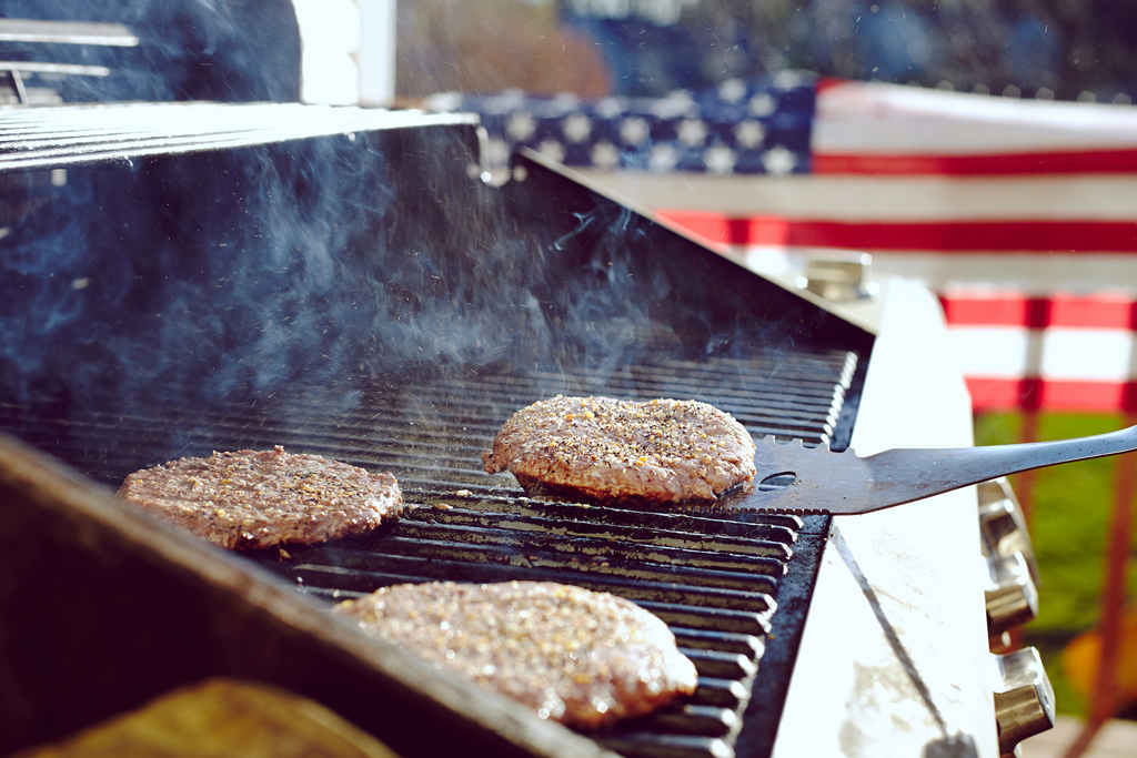 veterans_day_weekend_bbq_party_food_safety_illness