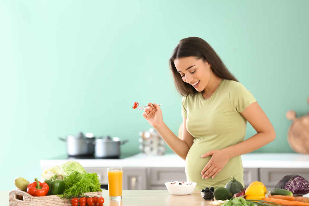 pregnant_woman_pregnancy_listeria_food_safety_Illness